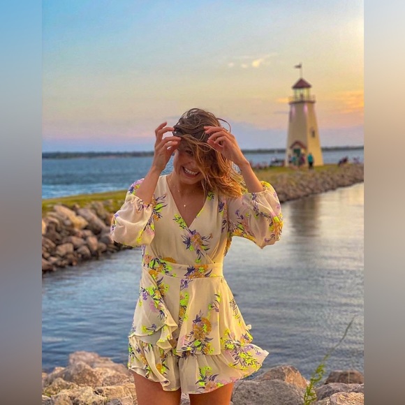 Altar’d State Long Sleeve Romper Size Large - Picture 1 of 5